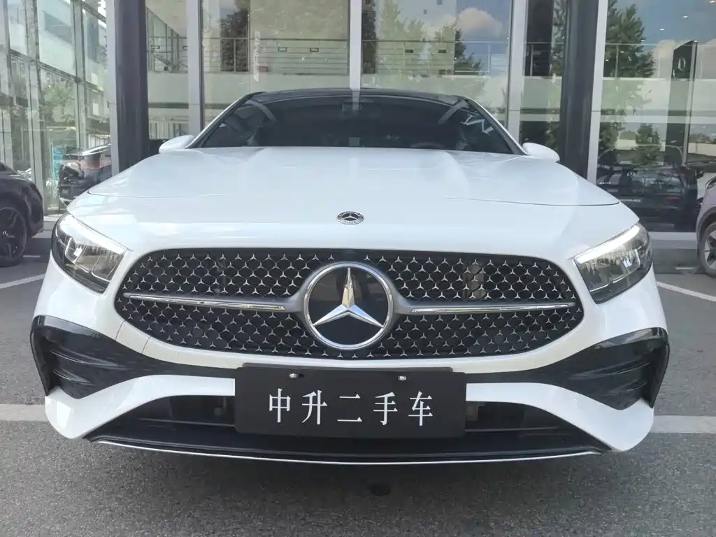 Mercedes-Benz A-Class 2024 A 200 L Fashion Edition