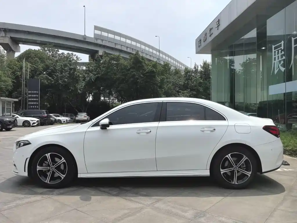 Mercedes A 200 L Sport Sedan Fashion Edition 2022 Model