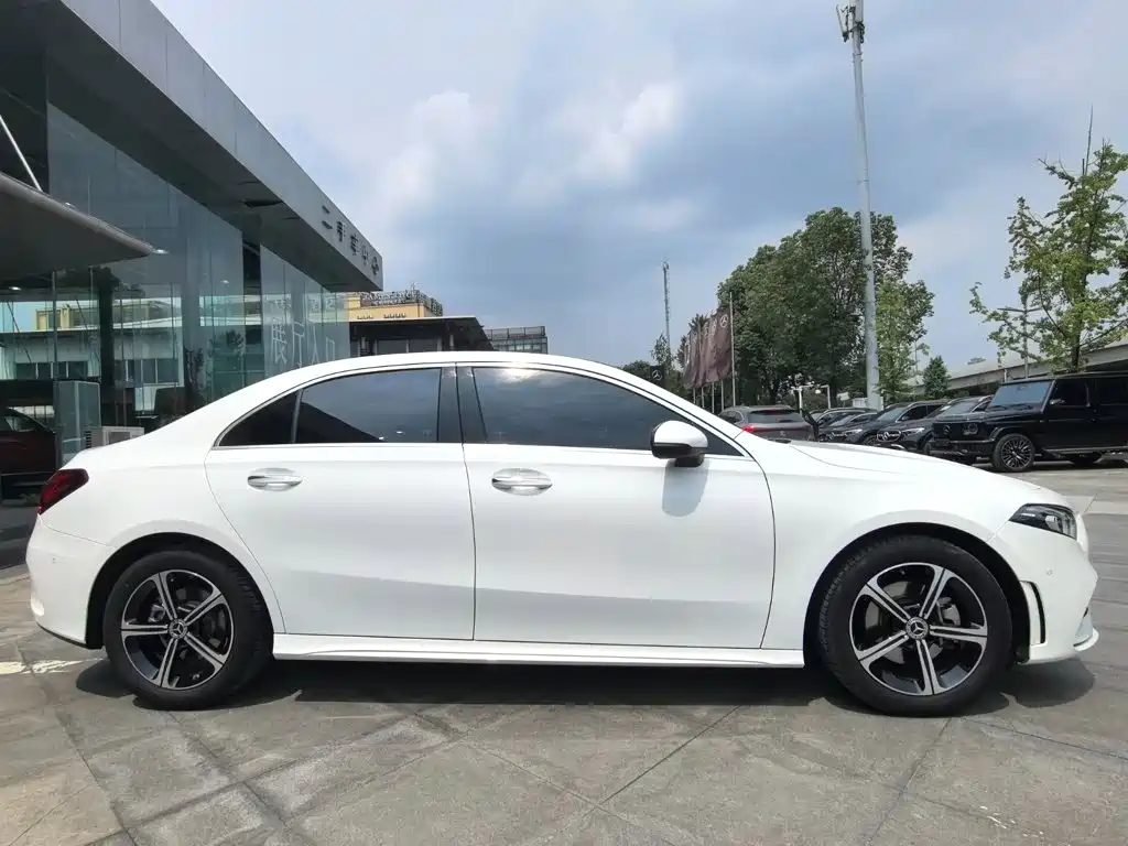 Mercedes A 200 L Sport Sedan Fashion Edition 2022 Model