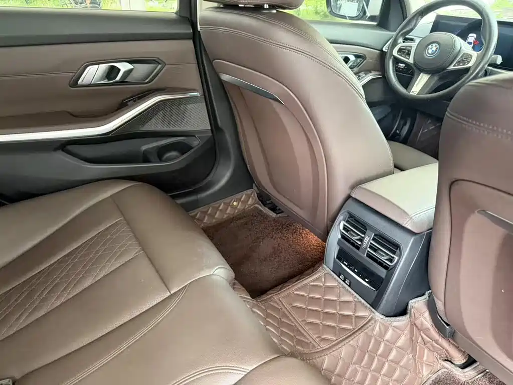 BMW i3 2022 eDrive 35 L