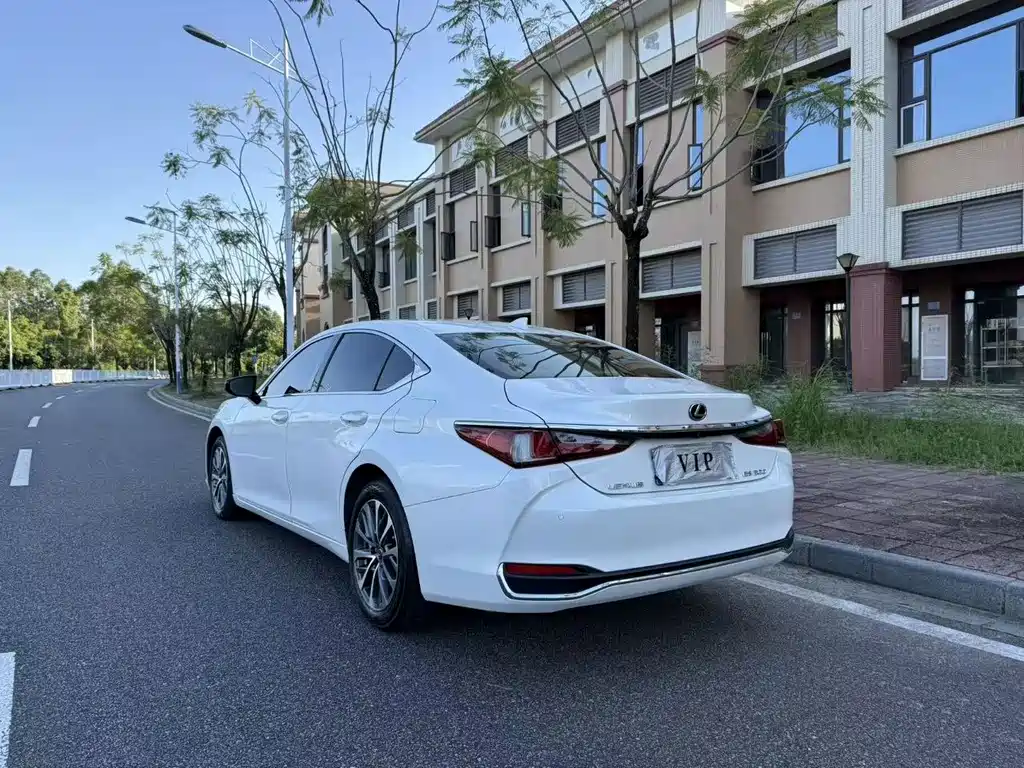 Lexus ES 2024 200 Prestige Edition