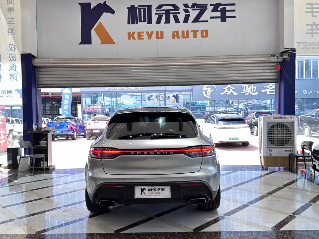Macan 2022 2.0T
