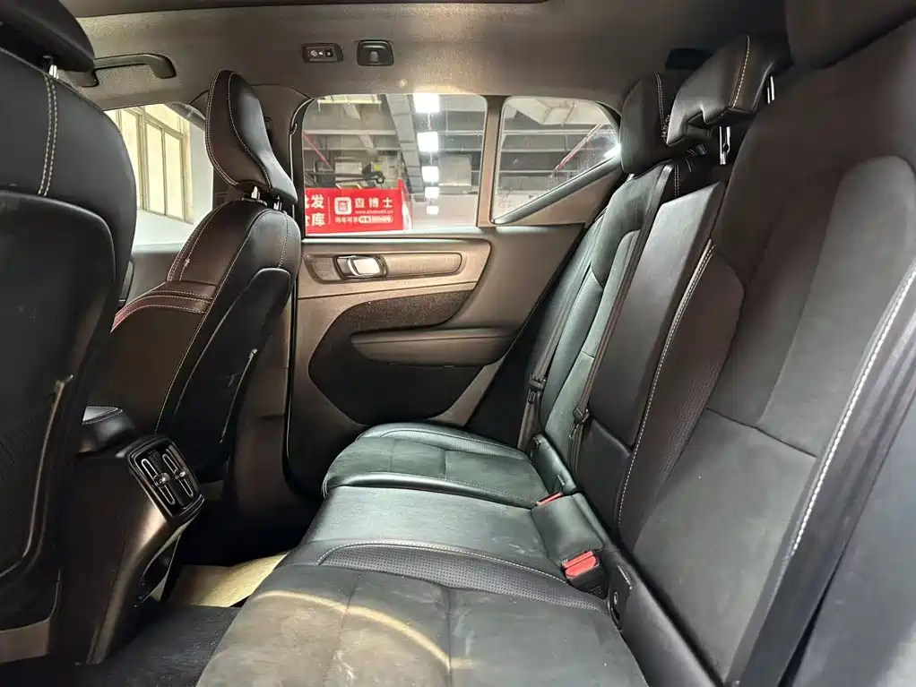 Volvo XC40 2021 T4 AWD Intelligent Distance Sport Edition