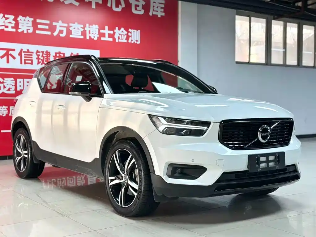 Volvo XC40 2021 T4 AWD Intelligent Distance Sport Edition