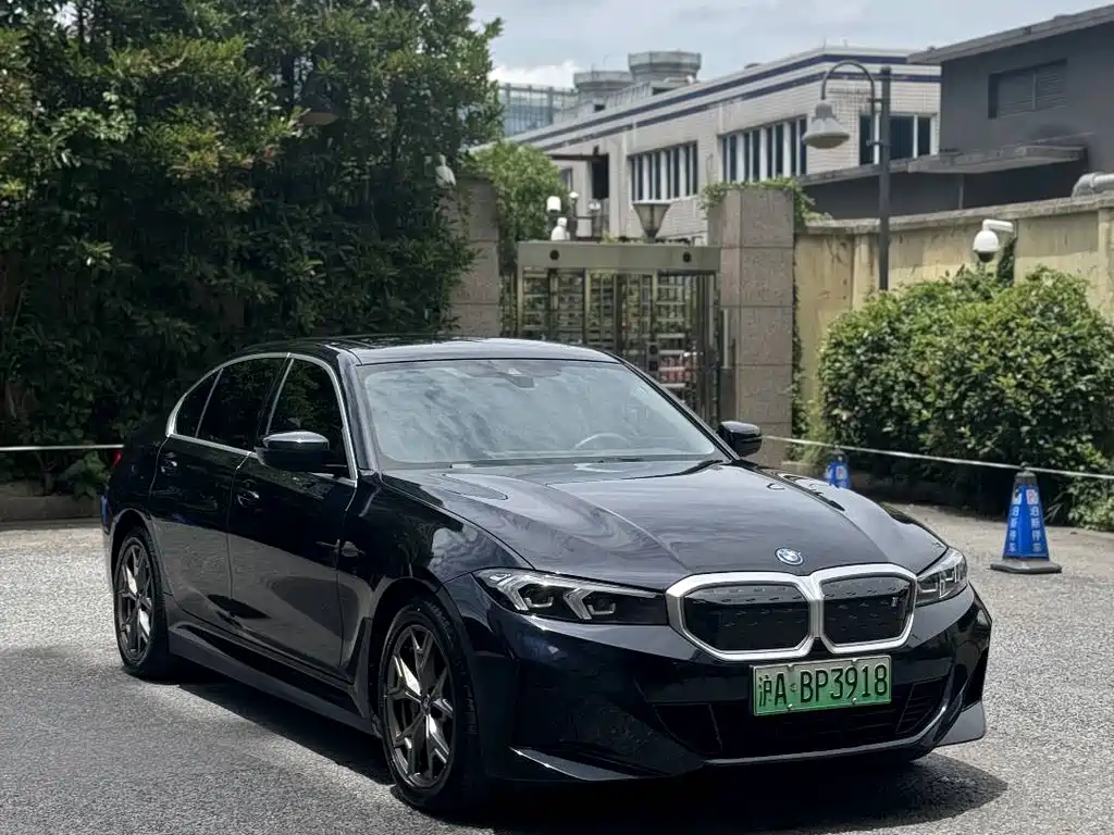 BMW i3 2022 eDrive 35 L