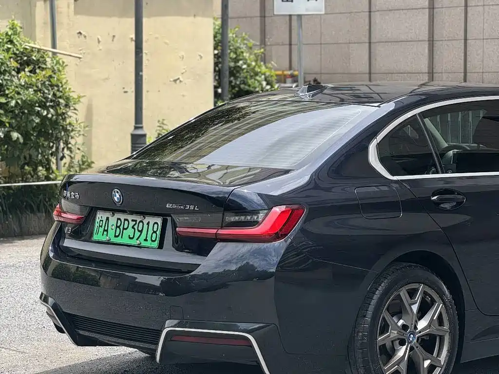 BMW i3 2022 eDrive 35 L