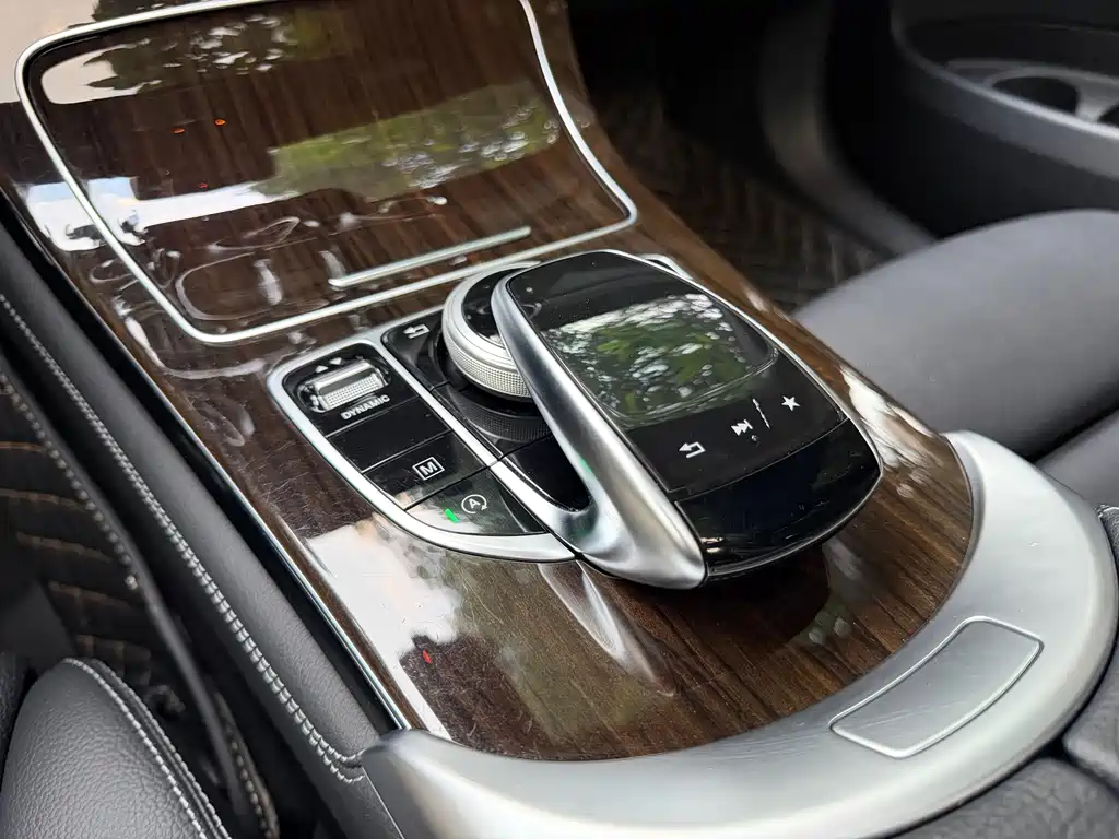 Mercedes-Benz GLC 2019 GLC 260 4MATIC Dynamic Edition