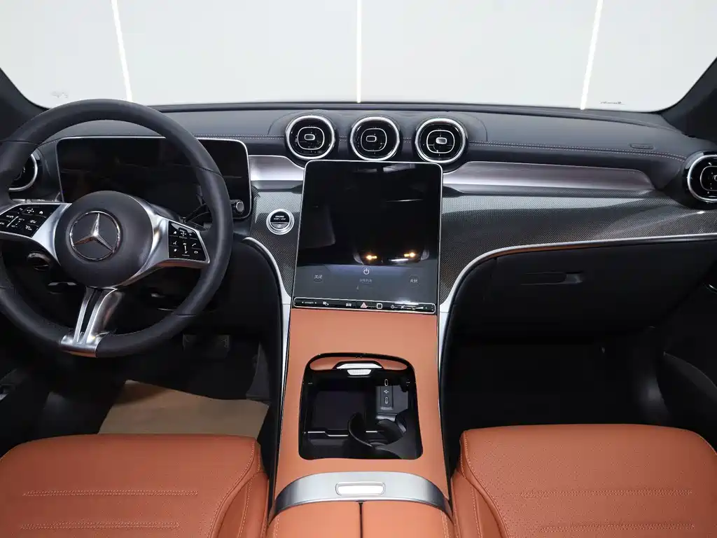 Mercedes-Benz GLC 2025款 Restyled GLC 260 L 4MATIC Dynamic Edition