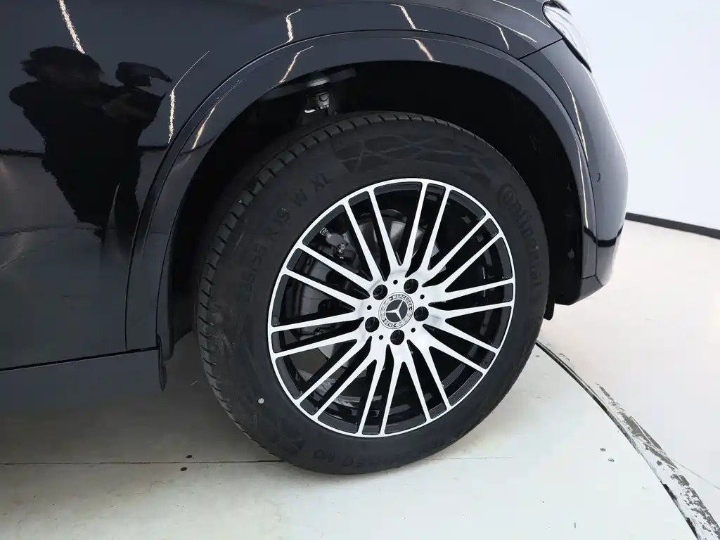 Mercedes-Benz GLC 2025款 Restyled GLC 260 L 4MATIC Dynamic Edition