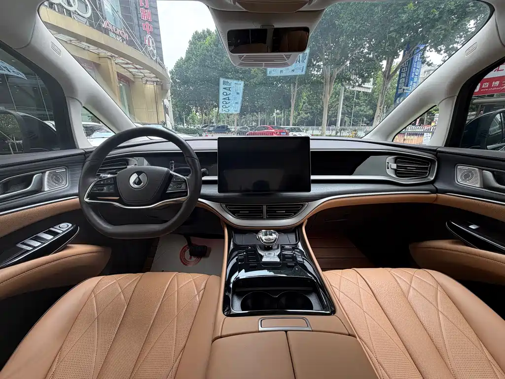 Tengri D9 2024 Model DM-i 980 All-wheel Drive Prestige Edition