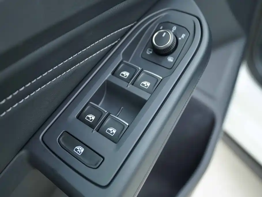Golf 2024 280 TSI DSG R-Line 50th Anniversary Edition