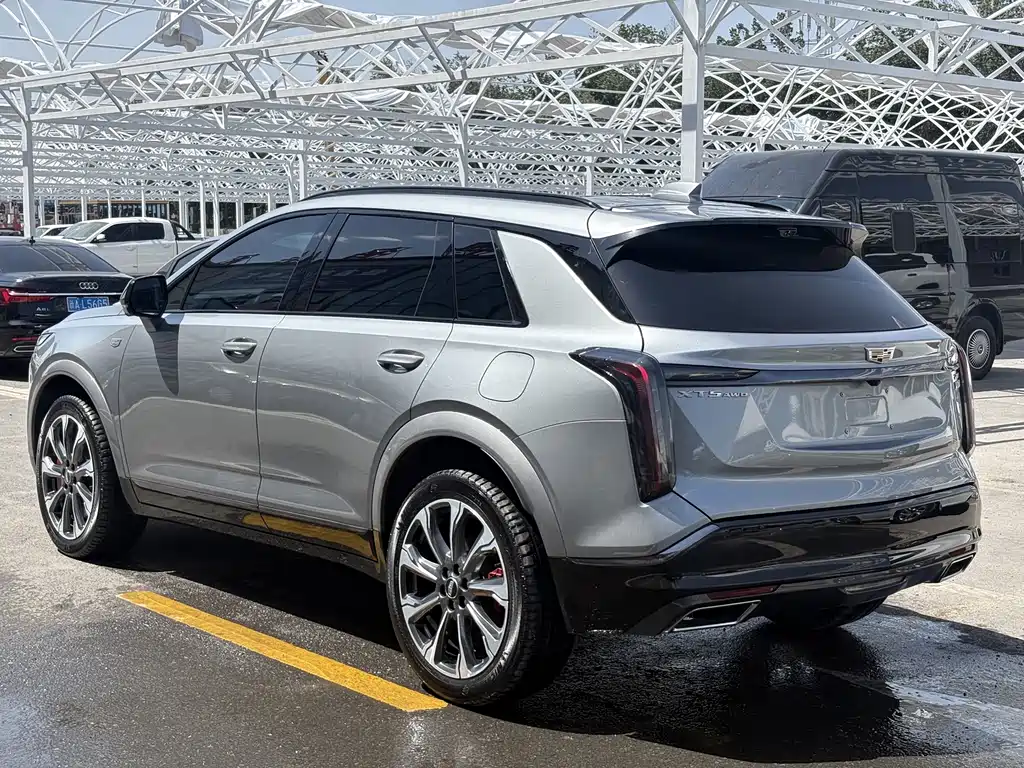 Cadillac XT5 2025 2.0T Platinum Edition