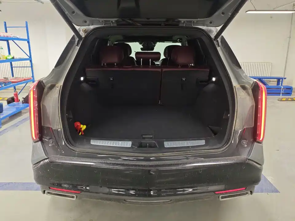 Cadillac XT5 2025 2.0T Platinum Edition