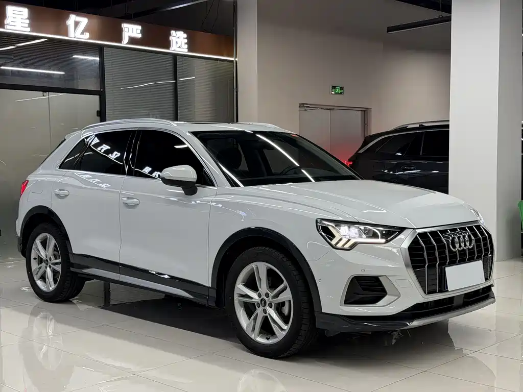Audi Q3 2022 35 TFSI Fashion Elegance Edition