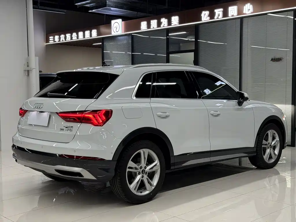Audi Q3 2022 35 TFSI Fashion Elegance Edition