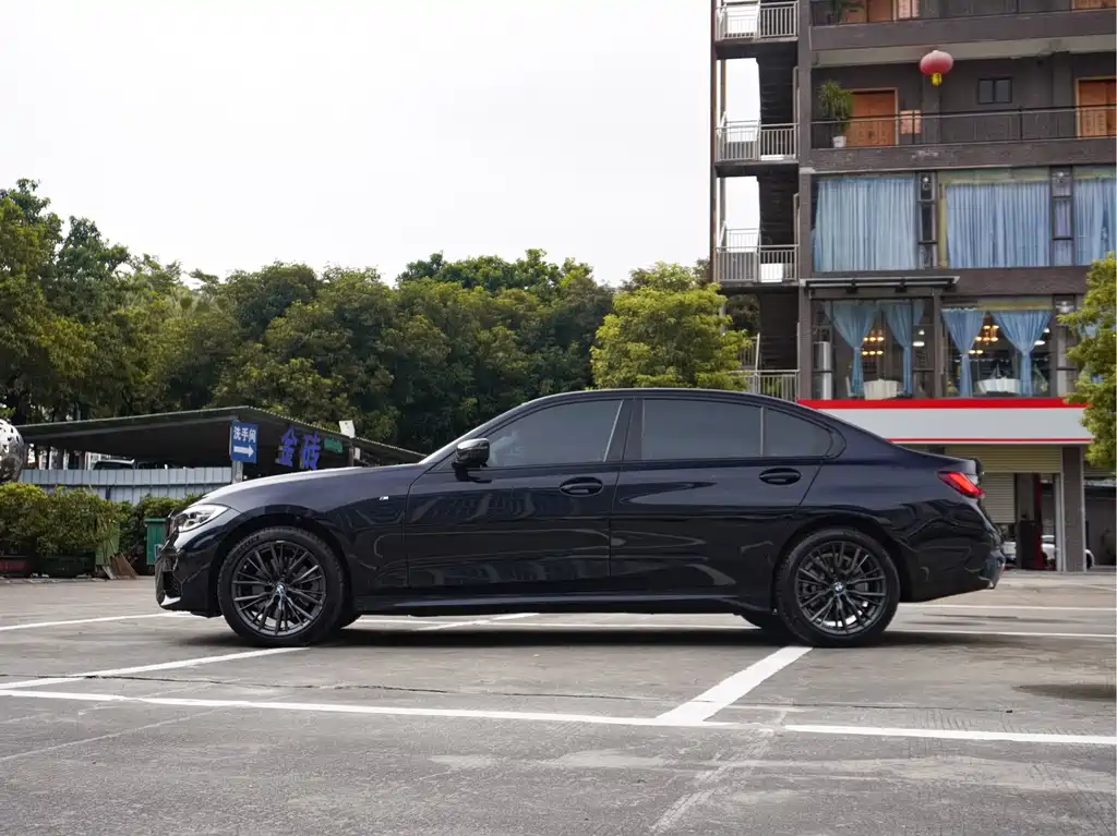 BMW 3 Series 2022 330Li xDrive M Sport Nightshade Package