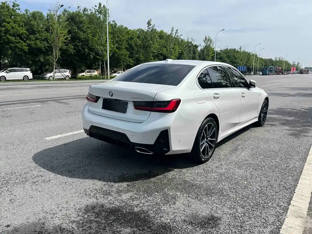BMW 3 Series 2025 325Li M Sport Package