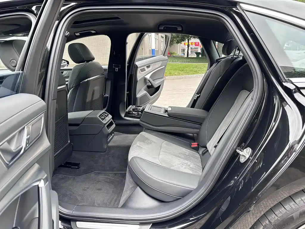 Audi A6L 2024 40 TFSI Luxury Dynamic Edition