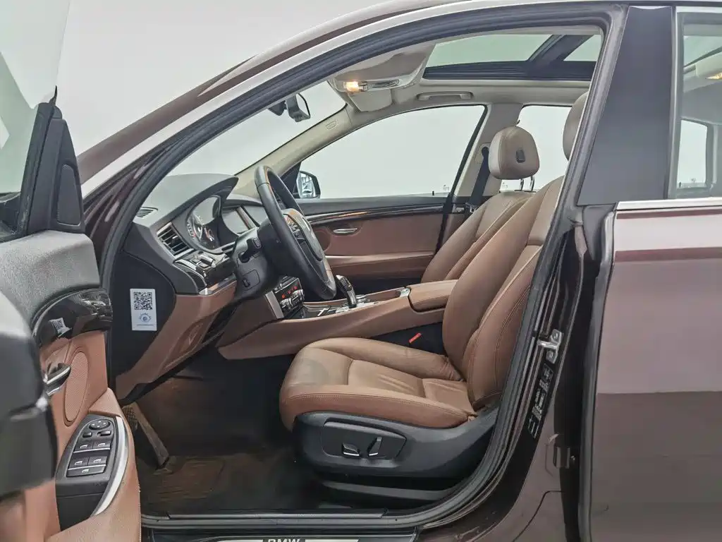 BMW 5 Series GT 2014 528i Leading Edition