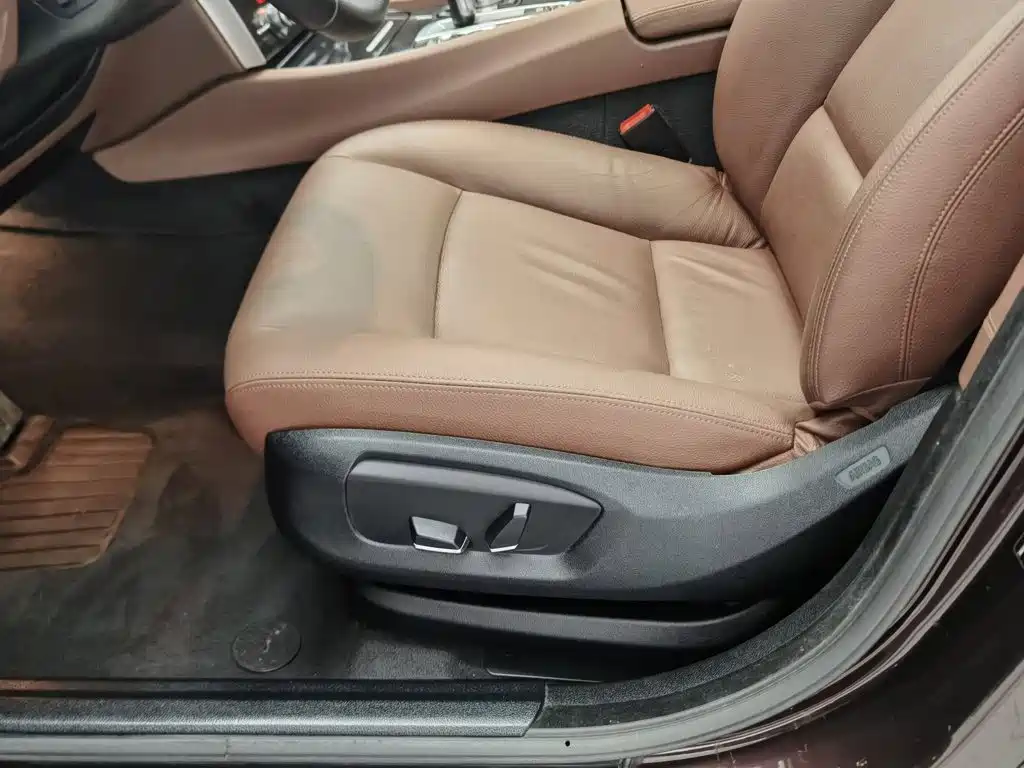 BMW 5 Series GT 2014 528i Leading Edition