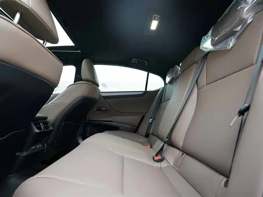 Lexus ES 2025 200 Prestige Edition