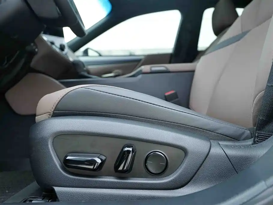 Lexus ES 2025 200 Prestige Edition