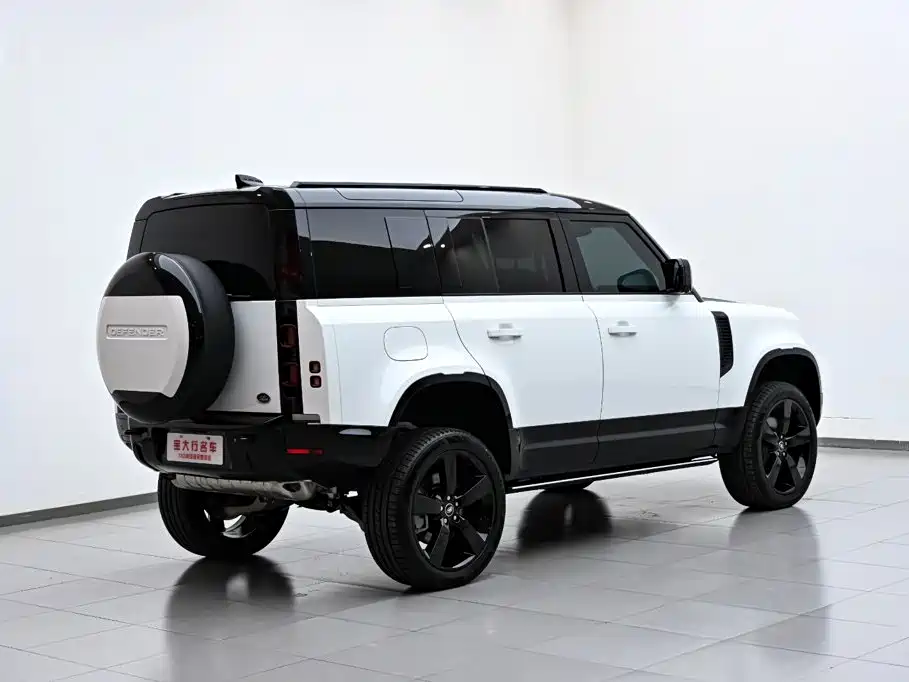 Land Rover Defender 2025 110 3.0T P400 X-Dynamic HSE