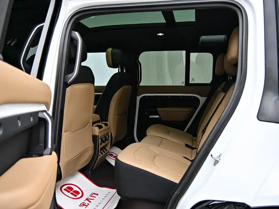 Land Rover Defender 2025 110 3.0T P400 X-Dynamic HSE