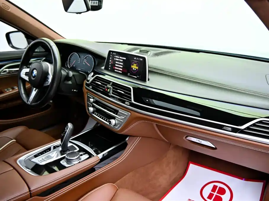 BMW 7 Series 2018 740Li xDrive Luxury Edition M Sport Package