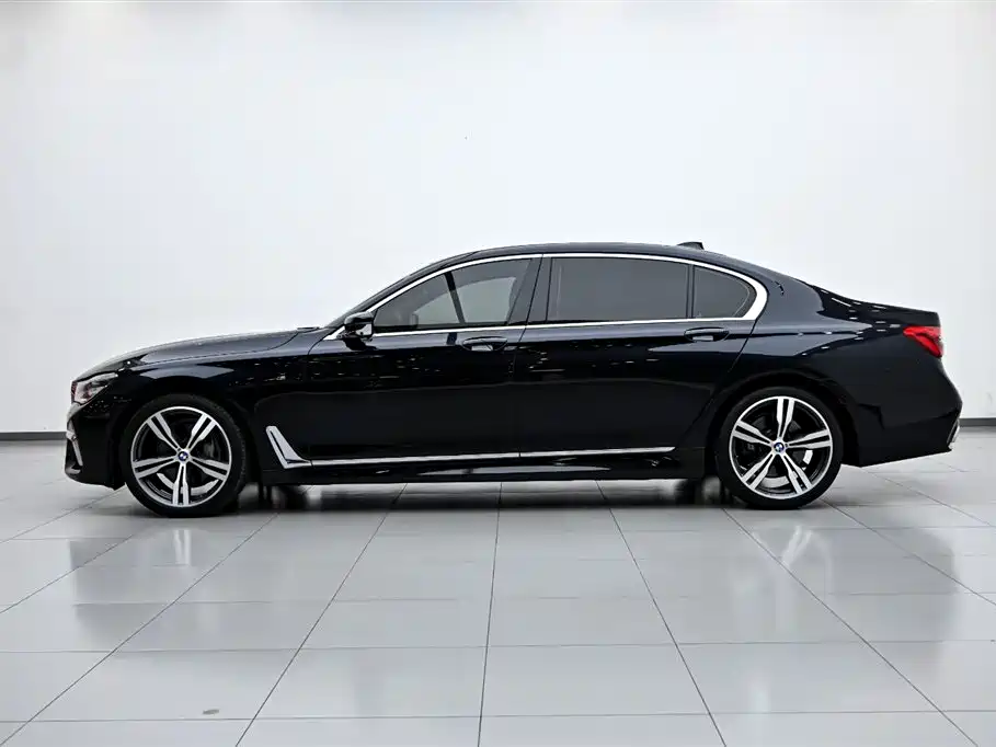 BMW 7 Series 2018 740Li xDrive Luxury Edition M Sport Package
