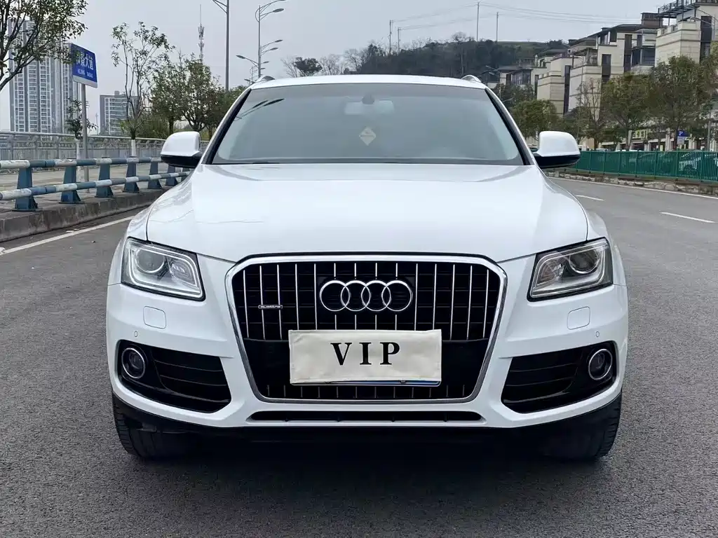 Audi Q5 2016 model Comfort Edition