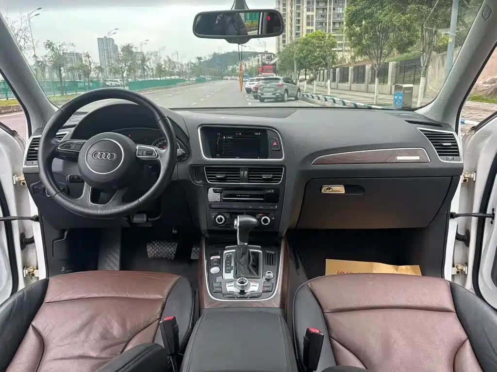 Audi Q5 2016 model Comfort Edition