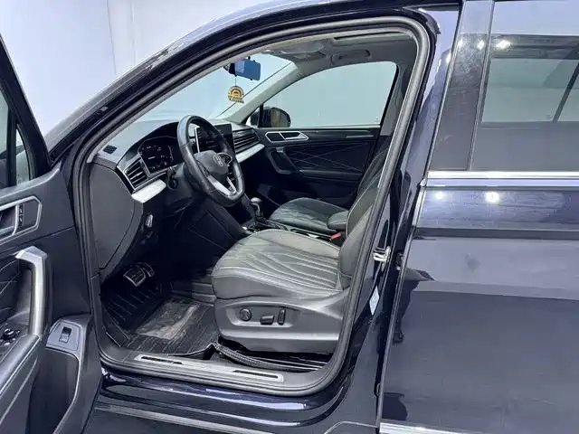 Tiguan L 2022 330 TSI Automatic 2WD R-Line Enjoyment Edition