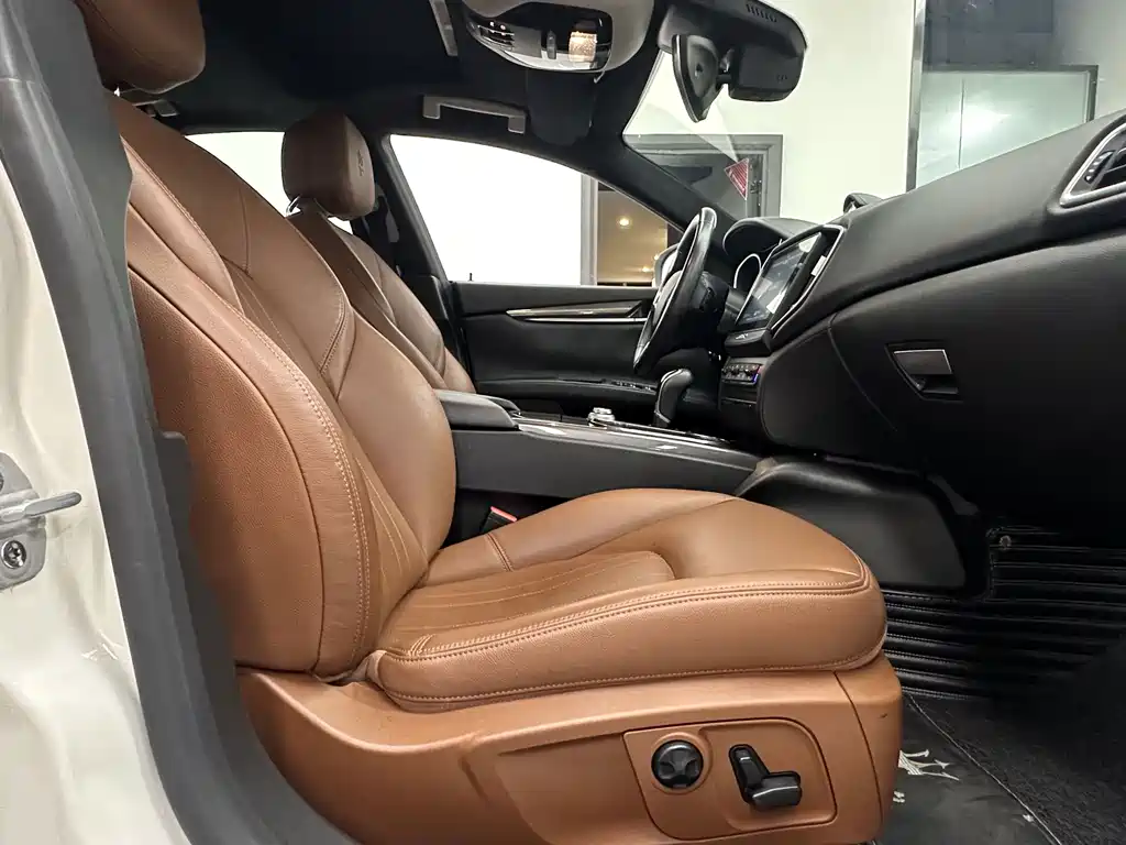 Ghibli 2018 Facelift 3.0T Standard Edition
