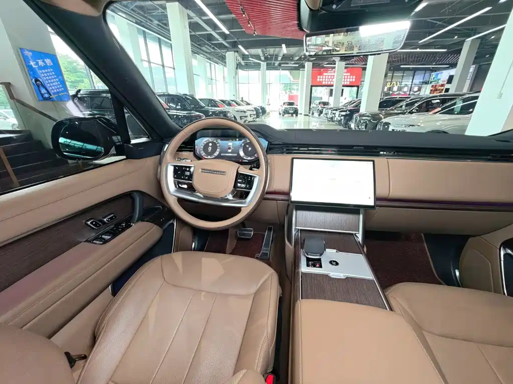 Range Rover 2025 Edition 3.0 L6 400PS Grand Extended Version
