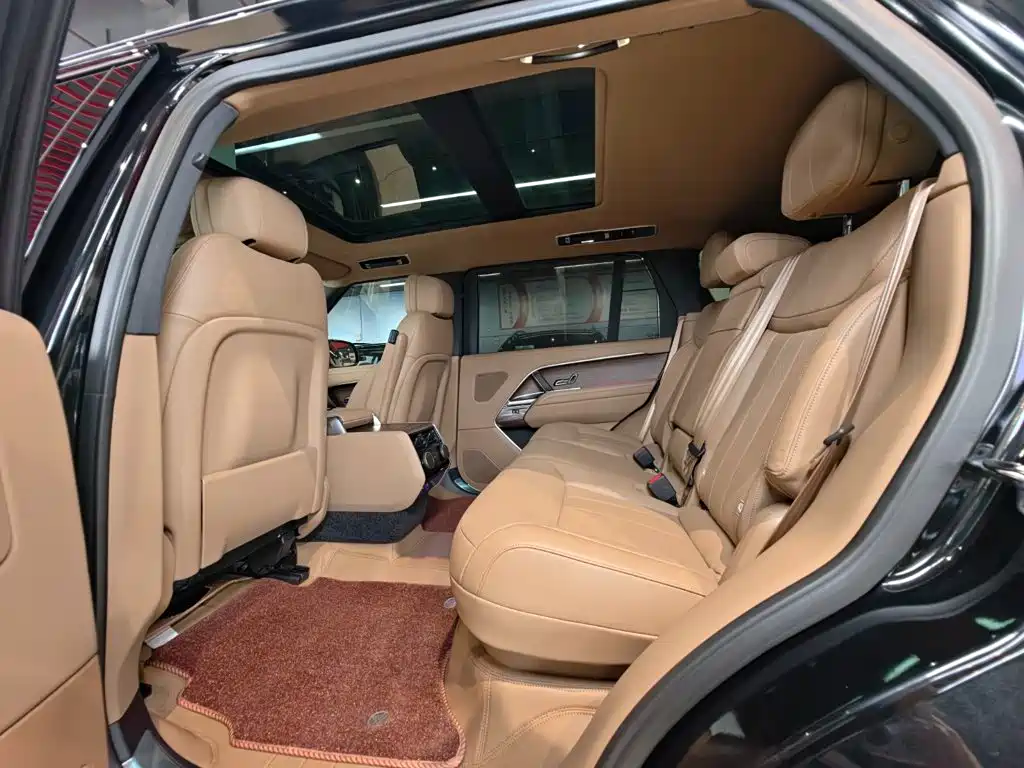 Range Rover 2025 Edition 3.0 L6 400PS Grand Extended Version