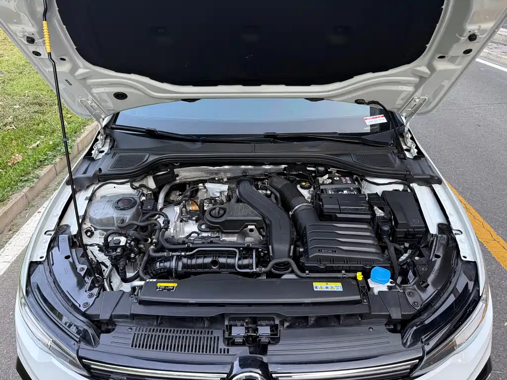 Golf 2025 300 TSI R-Line