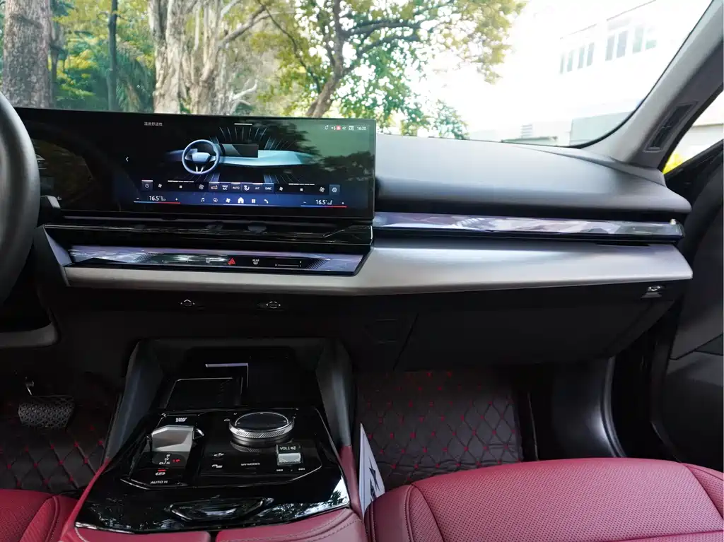 BMW 5 Series 2025 525Li M Sport Package