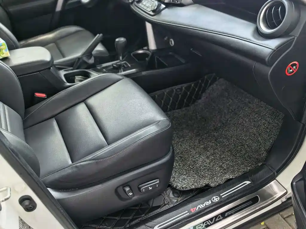 RAV4 2019款 2.0L CVT Two-Wheel Drive Pioneer Edition National VI