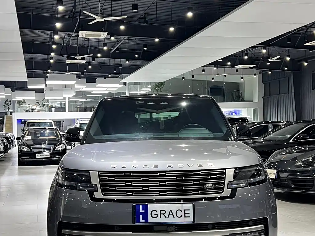 Range Rover 2023 3.0 L6 360PS Grand Edition