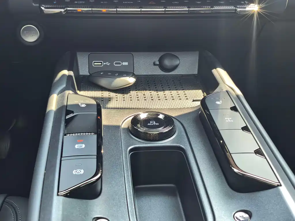 Haval Mandragon Fuel 2025 Model 2.0T 4WD Ultra