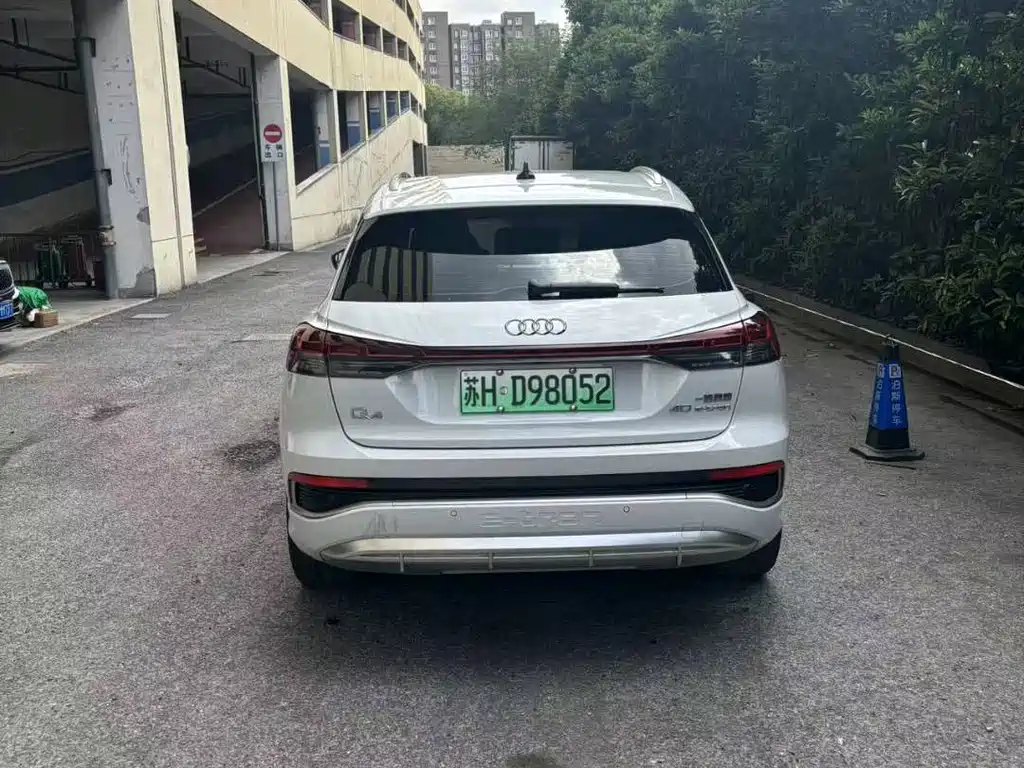 Audi Q4 e-tron 2023 40 e-tron Creative Edition