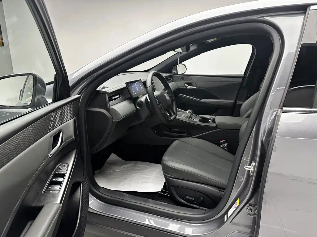 QinPLUS 2025 EV Intelligent Driving Edition 510KM Surpassing Version