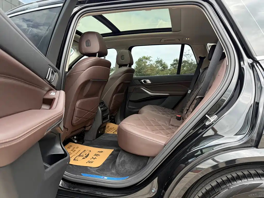 BMW X5 2022 xDrive 30Li M Sport Package