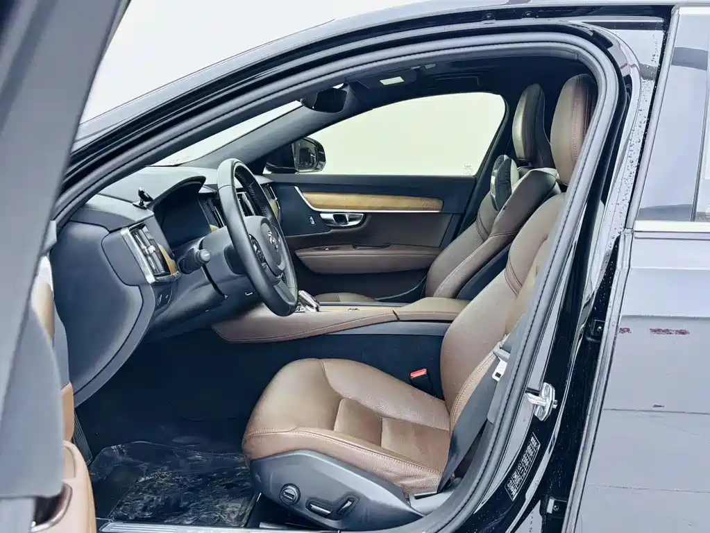 Volvo S90 2021 B5 Intelligent Comfort Luxury Edition
