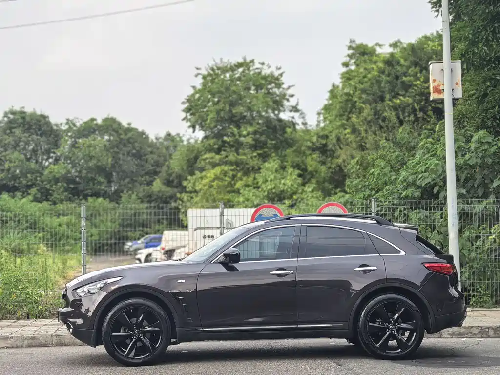 Infiniti QX70 2015 3.7L Absolute Edition