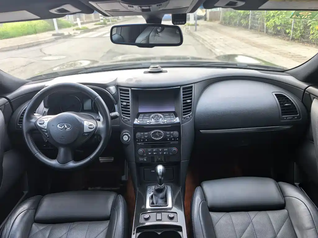 Infiniti QX70 2015 3.7L Absolute Edition
