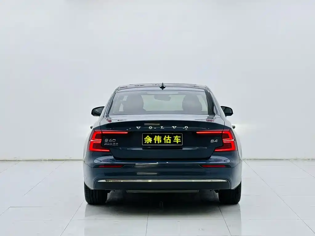 Volvo S60 2023 B4 Intelligent Luxury Edition