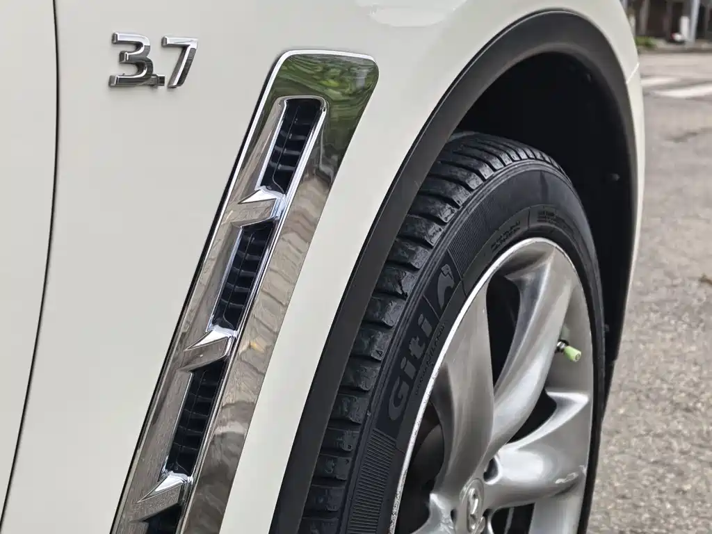 Infiniti QX70 2013 3.7L Standard Edition