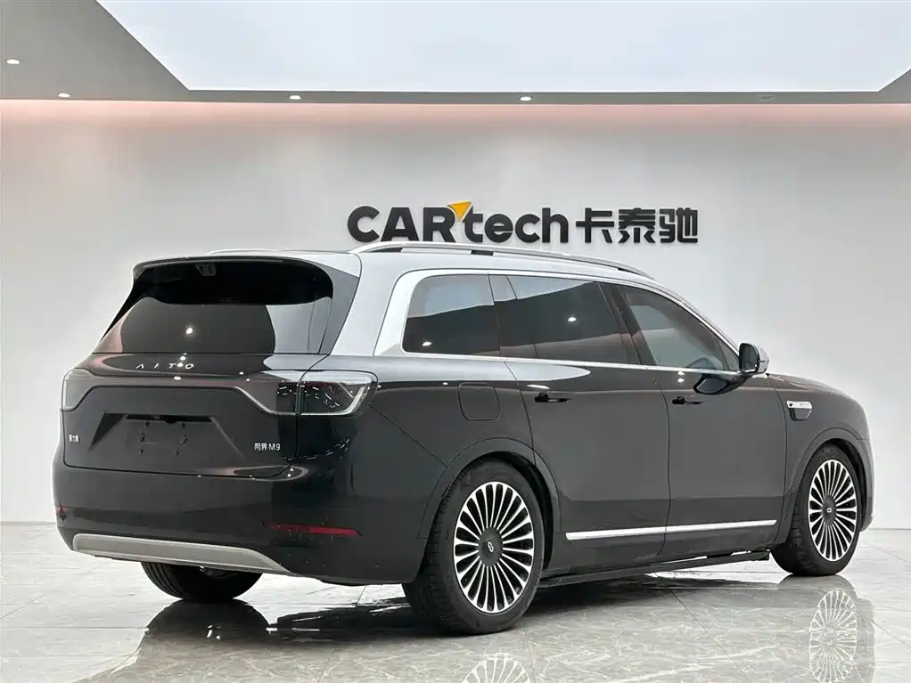 SUV 2025 Model Range-Extended Ultra Edition 52kWh 6-Seat Version 192-line LiDAR
